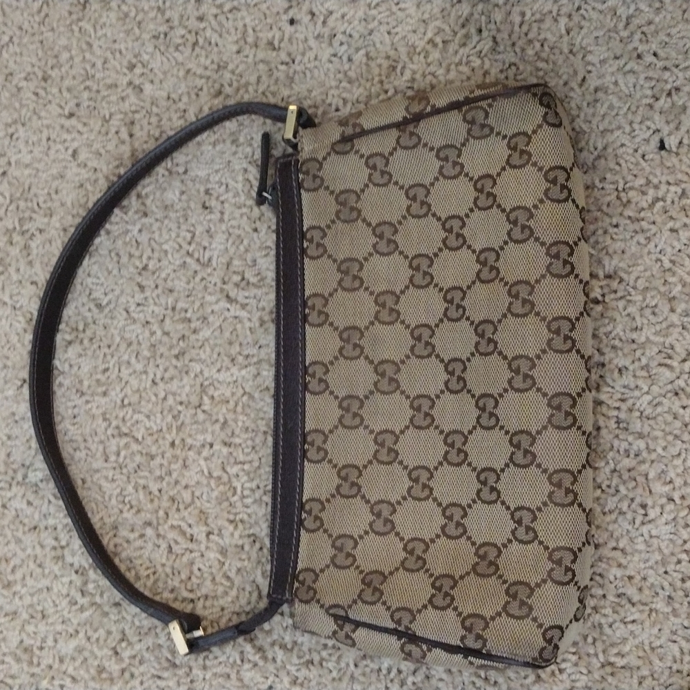 Gucci - Picture 2 of 6
